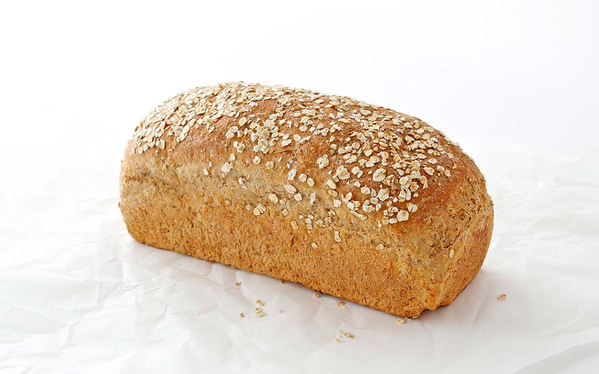 Nystekt glutenfritt brød med havre.