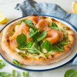 Pizza med røkelaks