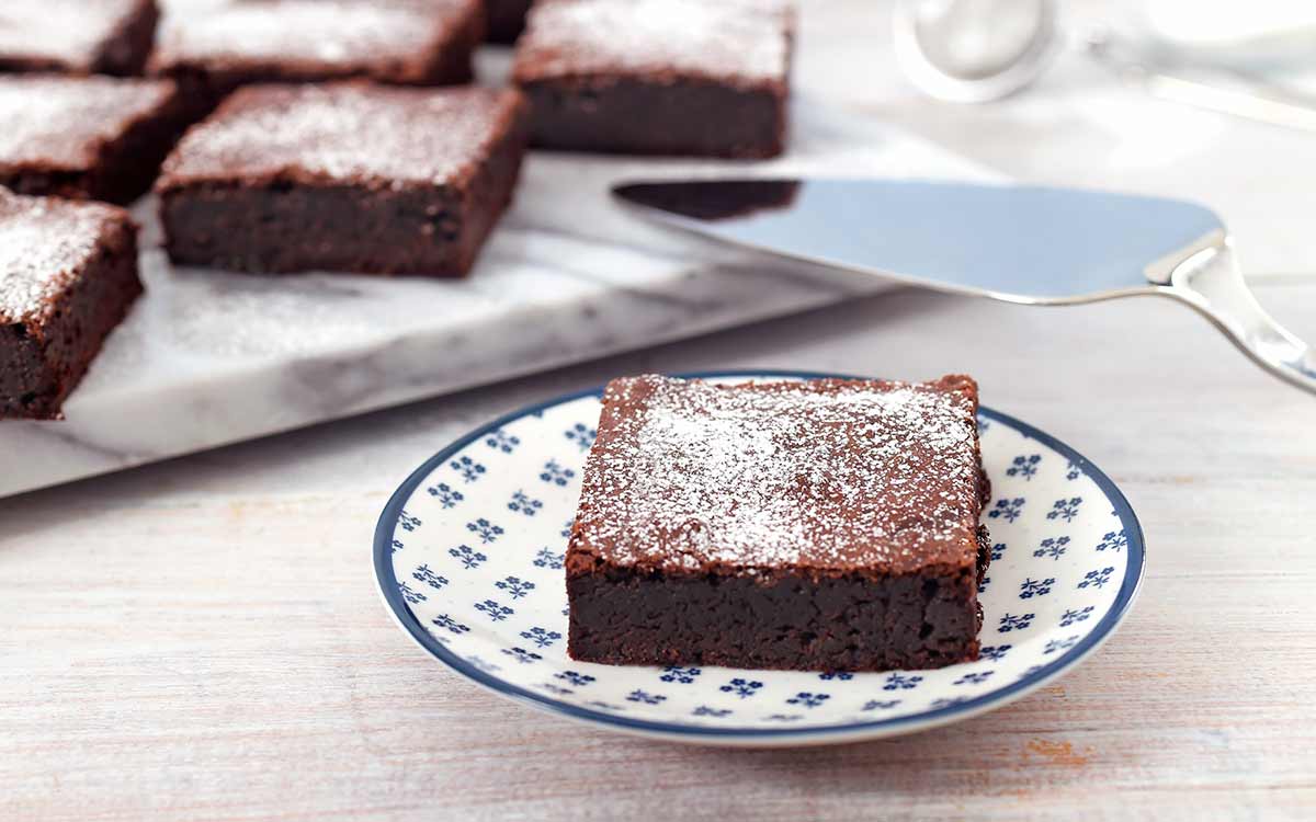 Brownies på en asjett.