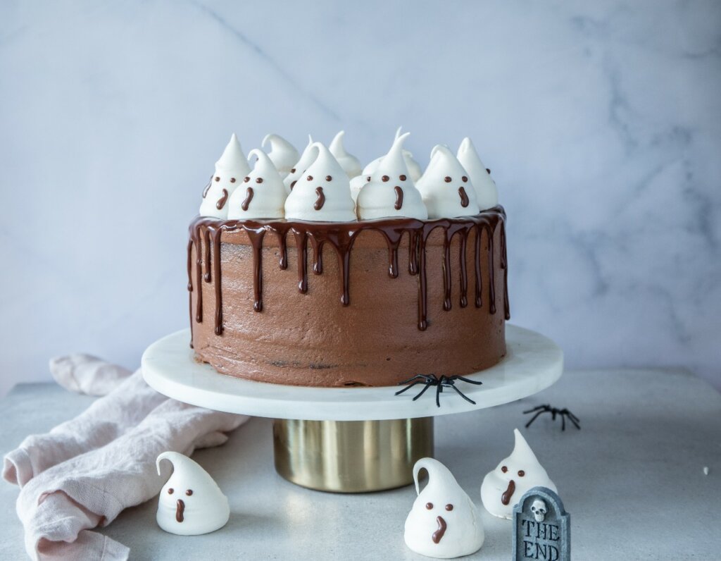 Sjokoladekake med spøkelsesmarengs